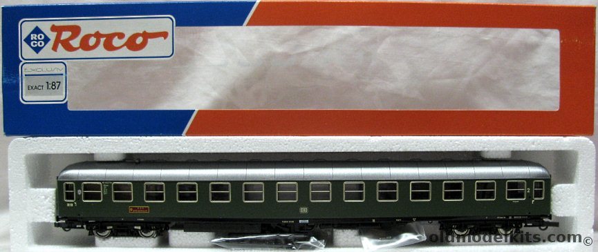 Roco HO Coach #44590 HO Scale, 44590 plastic model kit